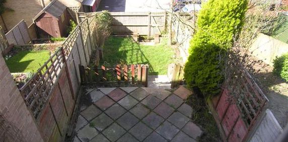 2 bedroom terraced house to rent - Photo 2