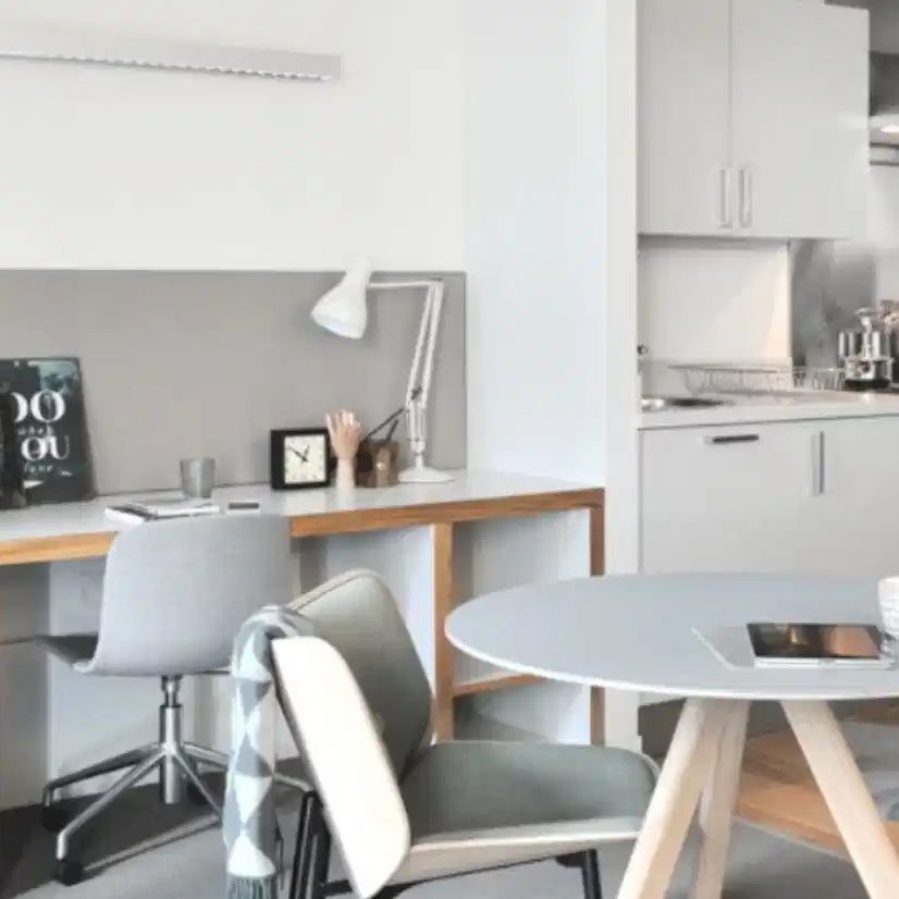 Large Studio - Photo 1