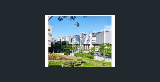 Contemporary Townhouse Living with Park Views in Melbourne’s Inner East - Photo 1