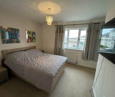 3 bedroom end of terrace house to rent - Photo 4