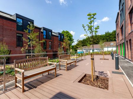 Premium Townhouse Ensuite - Photo 3