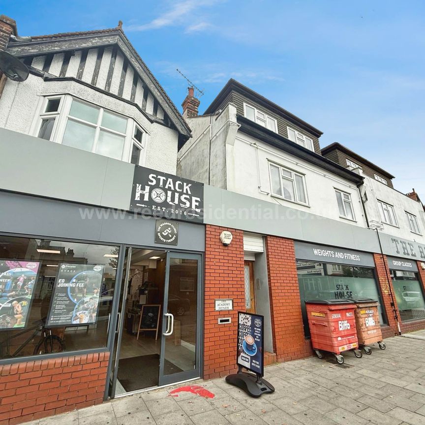 London Road, Westcliff On Sea - Photo 2