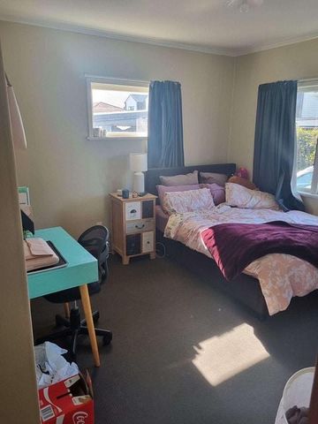 University Student Flat - adjacent to Univeristy - Photo 2
