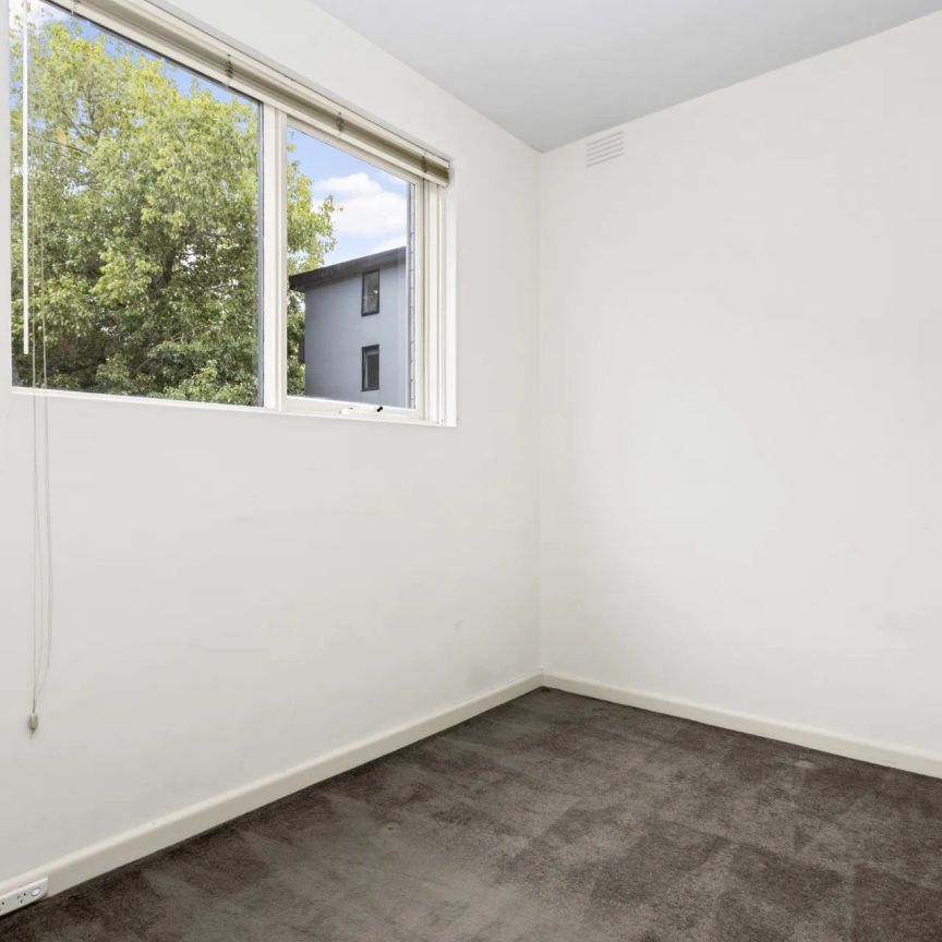 Two-Bedroom Apartment in a Convenient Central Location - Photo 1