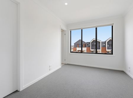 BRAND NEW TOWNHOUSE IN WERRIBEE - Photo 4