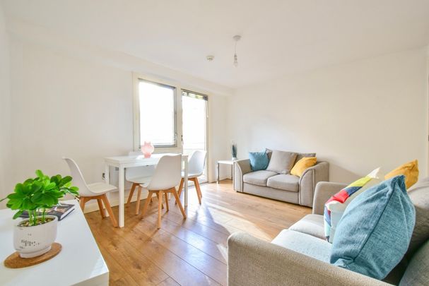 North Crescent, Leeds City Centre - Photo 1