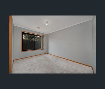 31 Newlyn Drive, Craigieburn, Vic 3064 - Photo 2