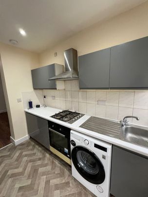 2 Bed Flat, Dersingham Avenue, E12 - Photo 1