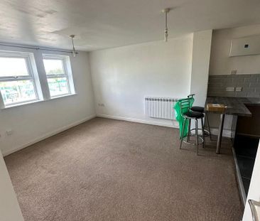 2 bedroom ground floor maisonette to rent - Photo 4