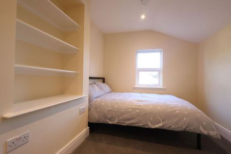 1 bedroom in a house share to rent - Photo 3