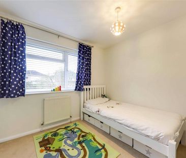 4 bedroom House in Starmead Drive, Wokingham - Photo 5