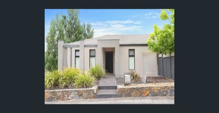 Modern Family Living - 3-Bedroom, 2-Bathroom Home With Separate Living Zones. - Photo 4