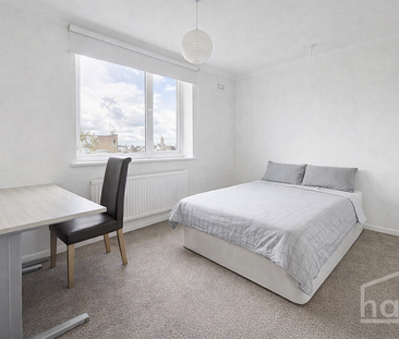 4 bedroom terraced house to rent - Photo 3