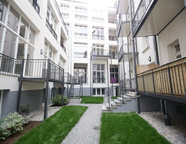 4-Raum DG-Wohnung in Lindenau mit Parkett, Dachterrasse, Lift, Fußbodenheizung, Abstellraum, Keller, SP mgl. - Foto 1