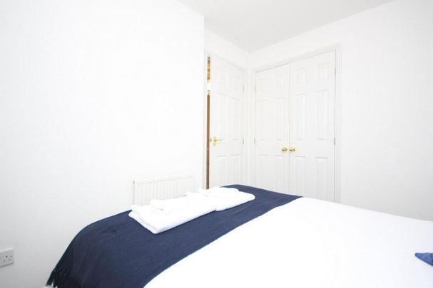 3 bedroom terraced house to rent - Photo 1