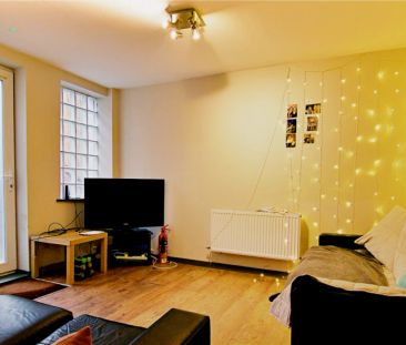 6 Bed 2 Bath - Photo 2