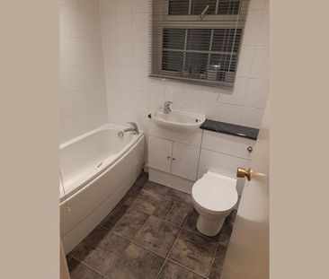 2 bedroom semi-detached house to rent - Photo 3