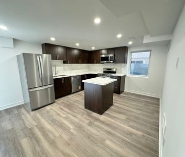 For Lease - 17 Tamarisk Drive Unit# Lower, Toronto, Ontario - Photo 2