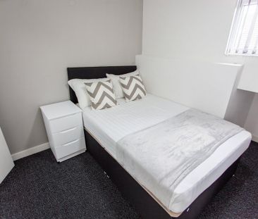 5 bedroom terraced house to rent - Photo 3