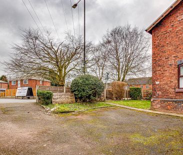 2 bedroom end of terrace house to rent - Photo 1