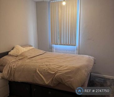 4 bedroom end of terrace house to rent - Photo 5