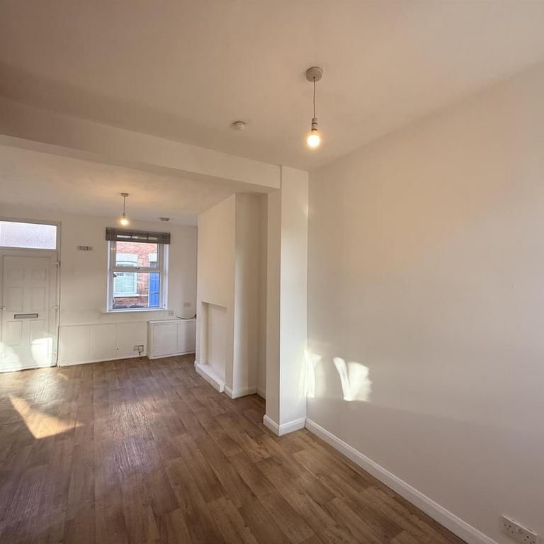 2 bedroom detached house to rent - Photo 1