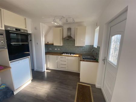 3 bedroom terraced house to rent - Photo 5