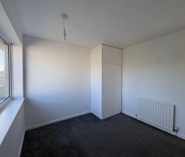 3 bedroom semi-detached house to rent - Photo 6
