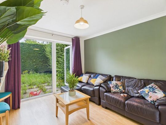 6 bedroom detached house to rent - Photo 1