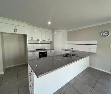 18 Pelagic Court, Dubbo NSW 2830 - House For Rent | Domain - Photo 3