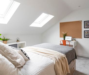 Telephone #24 - Photo 6