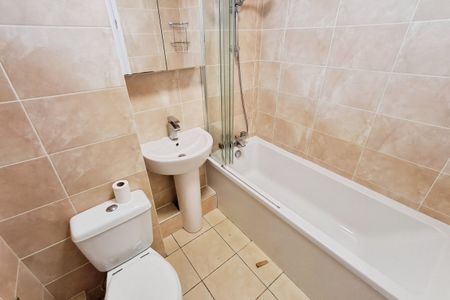 The Drive, Great Warley, BRENTWOOD - Photo 3