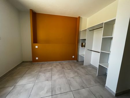 Location Maison 4 pièces 85m² - Photo 3