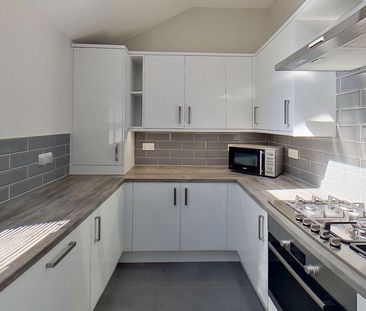 6 bedroom terraced house to rent - Photo 3