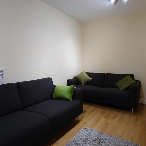 4 bedroom flat share to rent - Photo 1