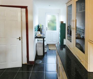3 bedroom detached house to rent - Photo 3