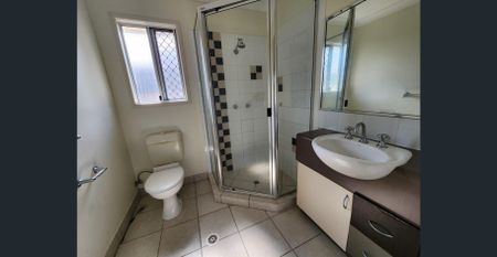 Charming Family Home in the Heart of Kirwan - Photo 5