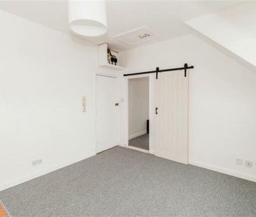 Darwin Road, SO15 - Photo 2