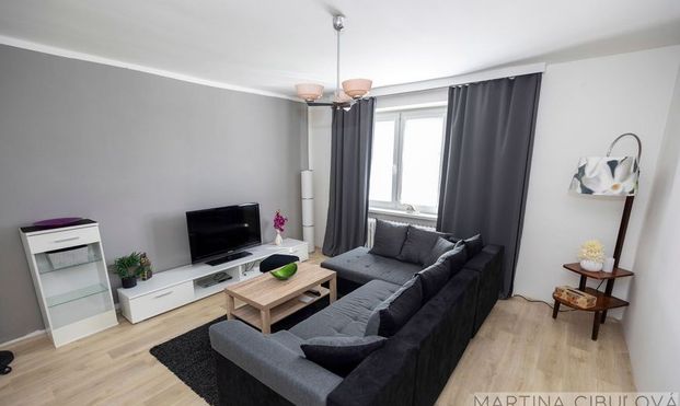 Prenájom 2- izbový byt v centre mesta Banskej Bystrice ul. M.Rázusa - Fotografia 1