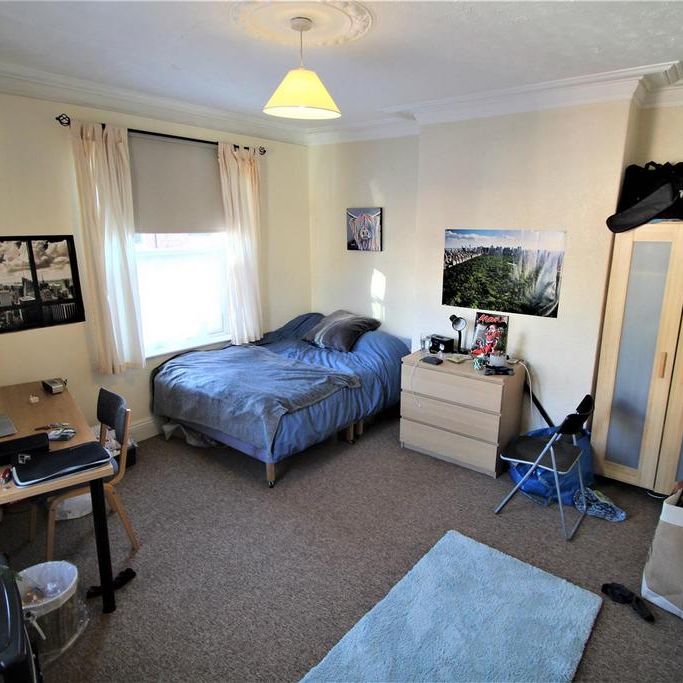 5 bedroom semi-detached house to rent - Photo 1