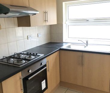 4 bedroom terraced house to rent - Photo 4