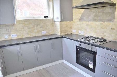 Strawberry Lane, Carshalton, SM5 - Photo 3