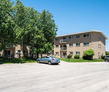 Two Bedroom Apartment - Photo 3