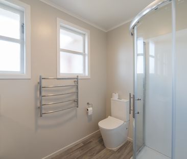 Charming 3-Bedroom Family Home in a Lovely Cul-de-Sac - Photo 4