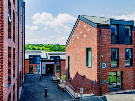 Penthouse Apartment - Photo 3