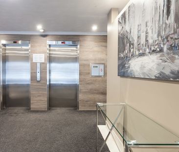 Little Italy - Steps to new Line 2 O-Train station - Quick and easy... - Photo 5