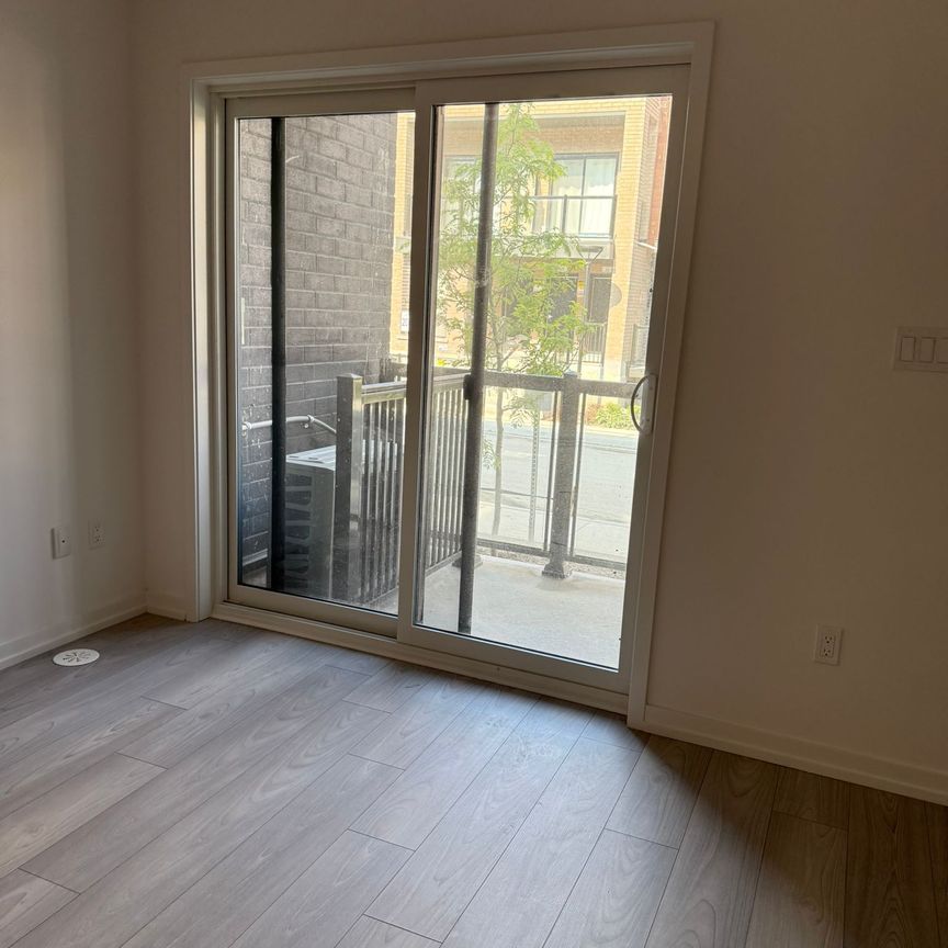 For Lease - 17 Lytham Green Circle Unit# 23, Newmarket, Ontario - Photo 1