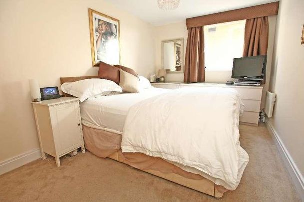 Smugglers Way, Wandsworth, SW18 - Photo 1