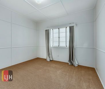 RENOVATED 3 BEDROOM COTTAGE IN FANTASTIC KEDRON LOCATION - Photo 2