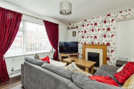 3 Bed Semi-Detached House, Amesbury Circus, NG8 - Photo 2